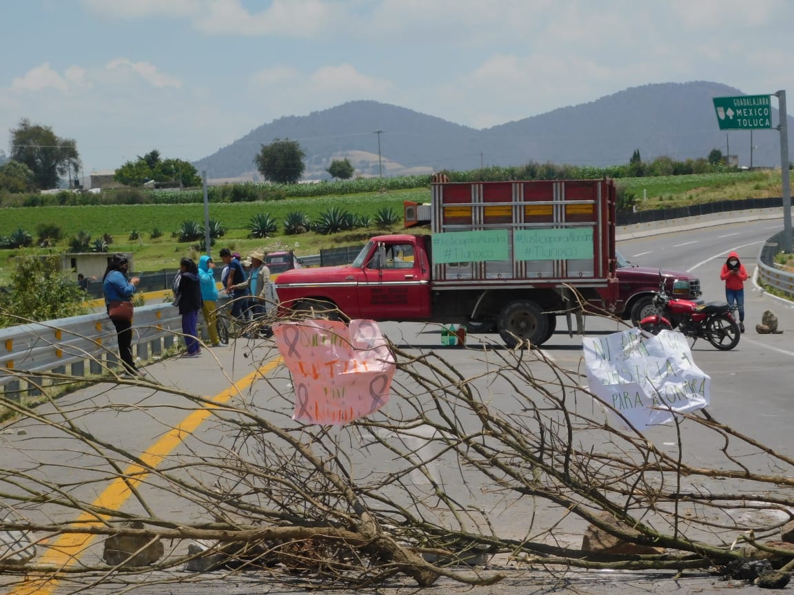 Piden diálogo para liberar el paso de la carretera Tenango-Ixtapan de la Sal
