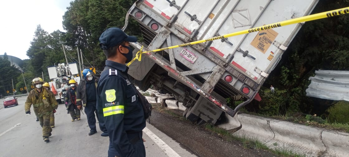 Al sitio arribaron elementos de la policía estatal y personal de Protección Civil.