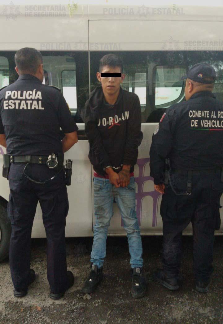 Le encontraron el cuchillo, dinero y un celular.