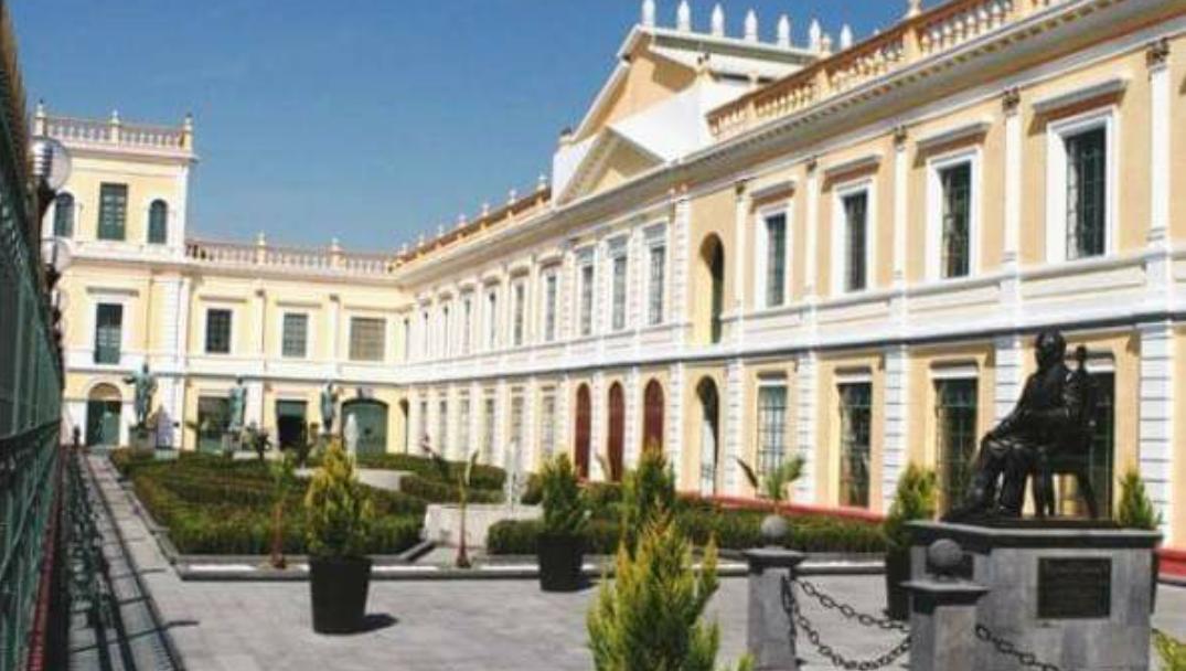 E el amparo sólo es un dicho del rector que no se ha resuelto.