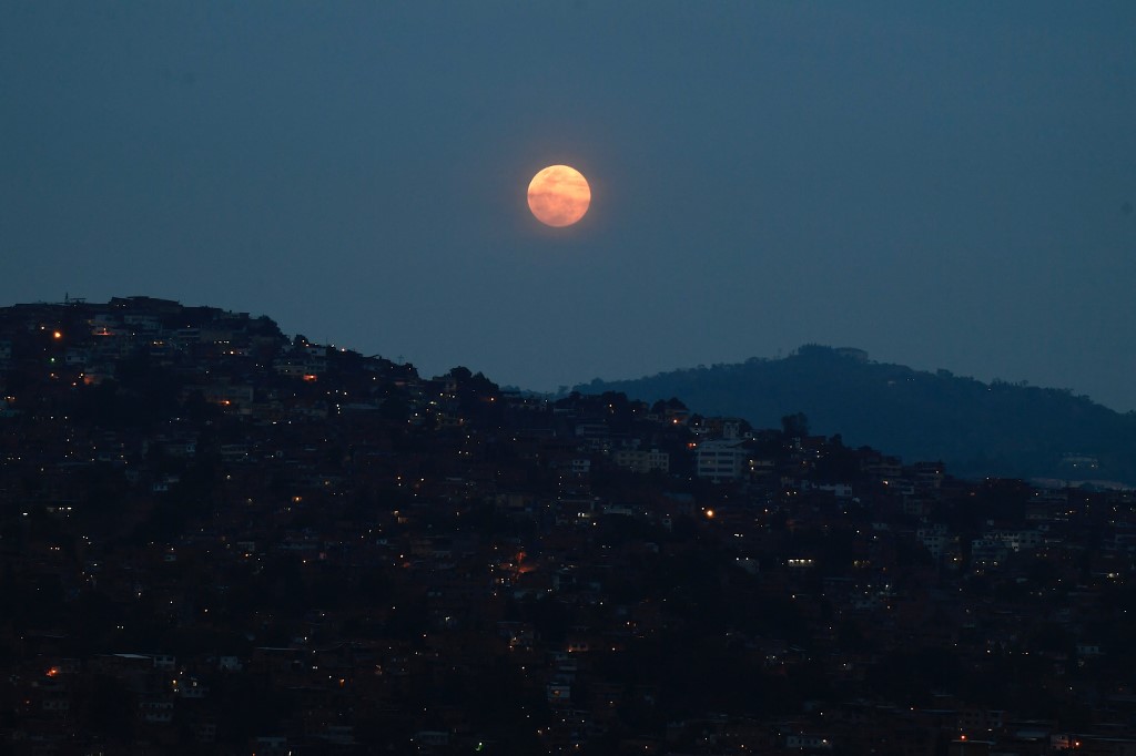 Superluna rosa