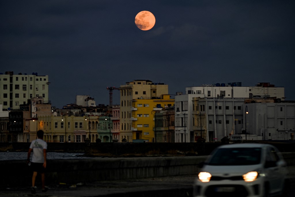 Superluna rosa