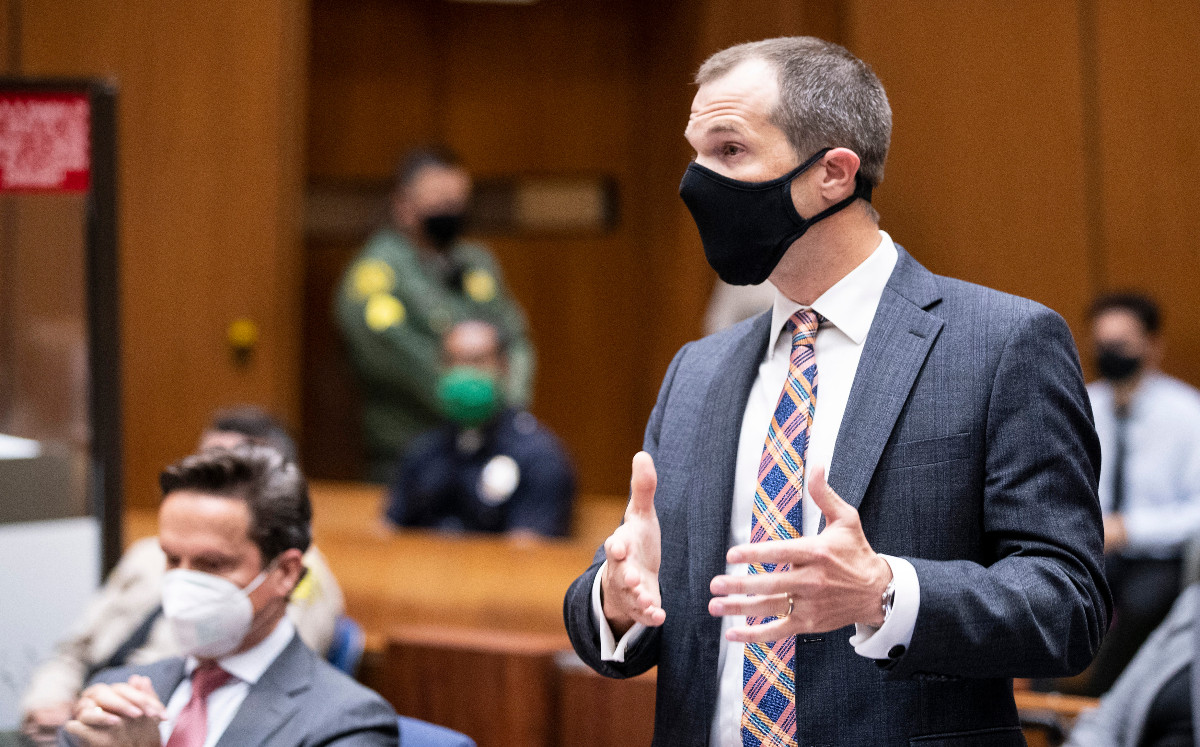 El fiscal de distrito adjunto Paul Thompson pronuncia un discurso en la corte durante una audiencia previa al juicio para Weinstein, quien fue extraditado de Nueva York a Los Ángeles para enfrentar cargos relacionados con el sexo en el Centro de Justicia Criminal Clara Shortridge Foltz el 29 de julio de 2021 en Los Ángeles. California. Weinstein está siendo procesado por múltiples cargos de violación derivados de incidentes de 2004-2013 que involucraron a cinco mujeres. Etienne Laurent-Pool / Getty Images / AFP POOL / GETTY IMAGES NORTEAMÉRICA / Getty Images vía AFP