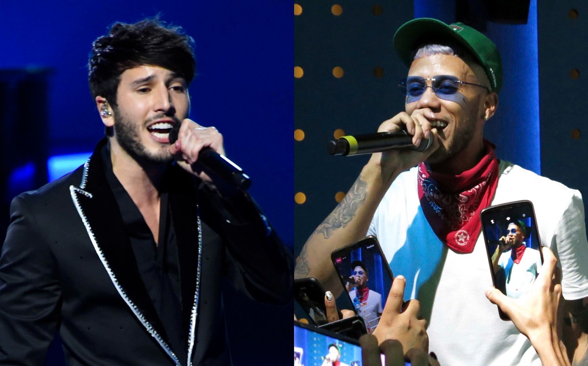 En esta combinación de fotos, el músico colombiano Sebastián Yatra, a la izquierda, canta en la gala de la Academia Latina de la Grabación para Juanes como Persona del Año el 13 de noviembre de 2019 en Las Vegas, y el cantante puertorriqueño Jhay Cortez se presenta en la Ciudad de México el 21 de agosto de 2019. Yatra y Cortez colaboraron recientemente en la canción de reggaetón "Delincuente". (AP Foto)