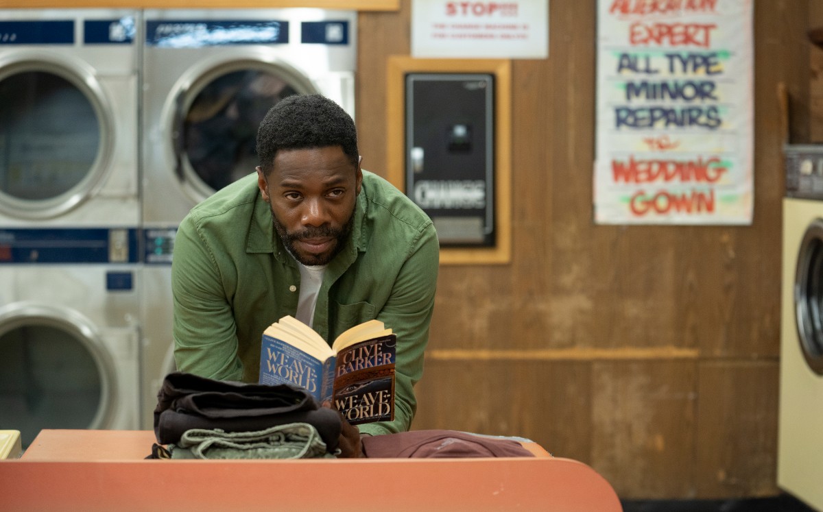En esta imagen difundida por Universal Pictures, Colman Domingo en una escena de "Candyman". (Parrish Lewis/Universal Pictures y MGM Pictures vía AP)