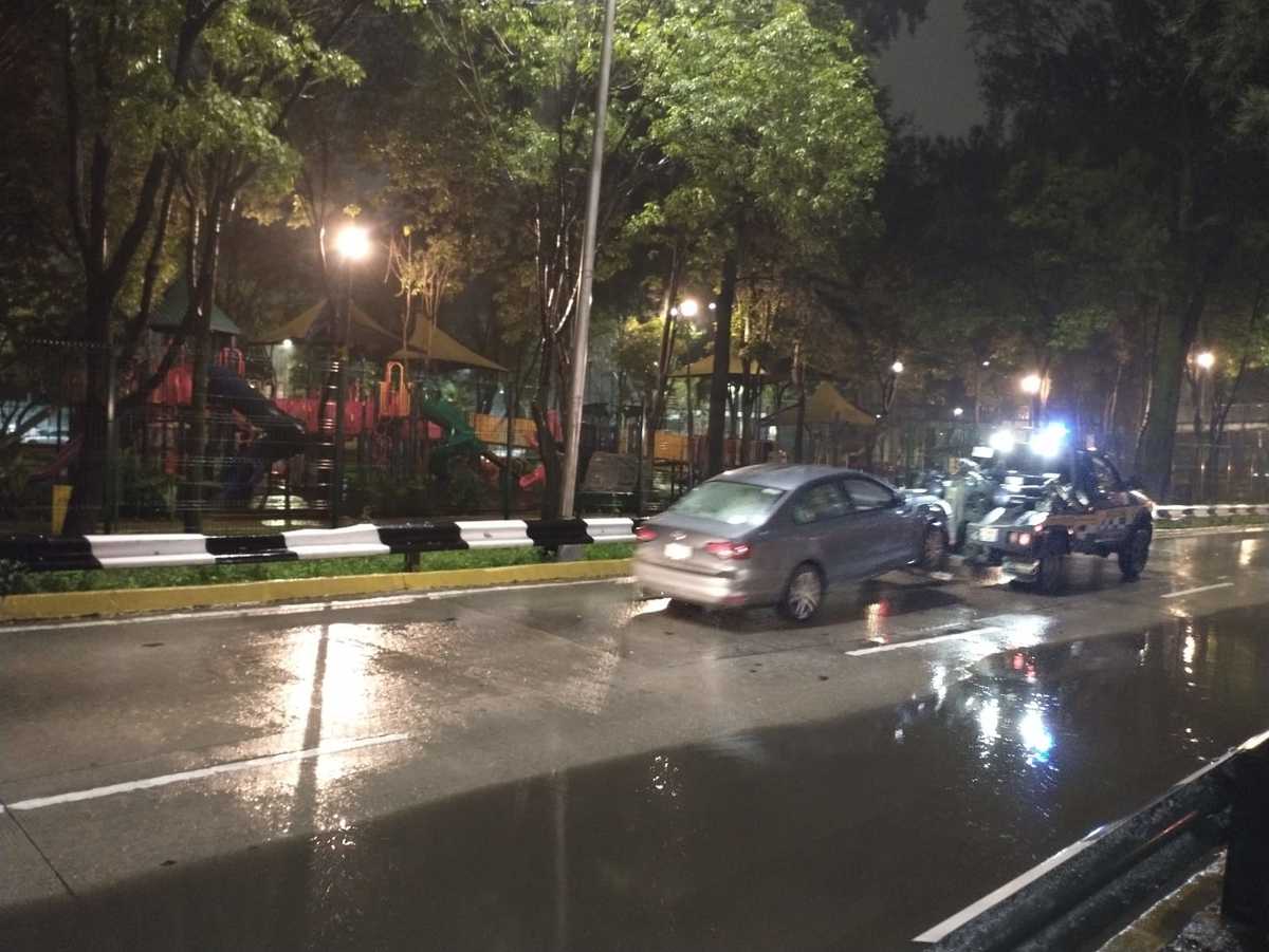 policías