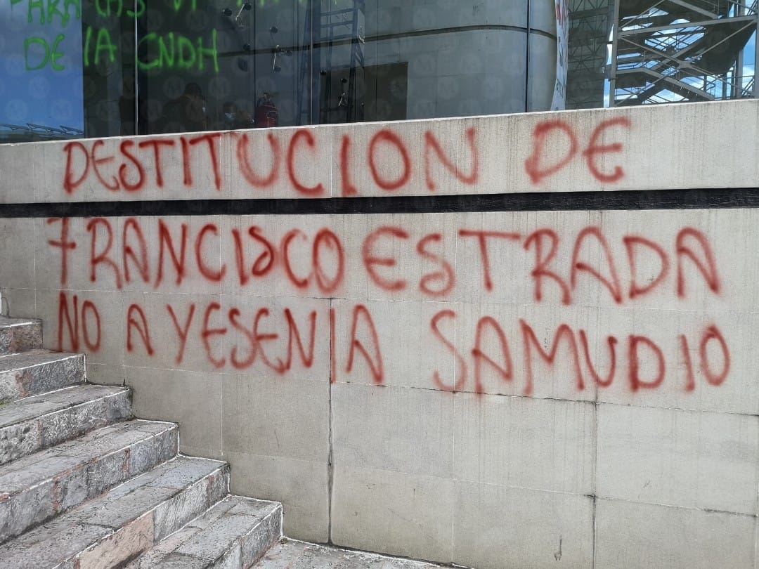 Pintas en las instalaciones (Jorge Becerril)