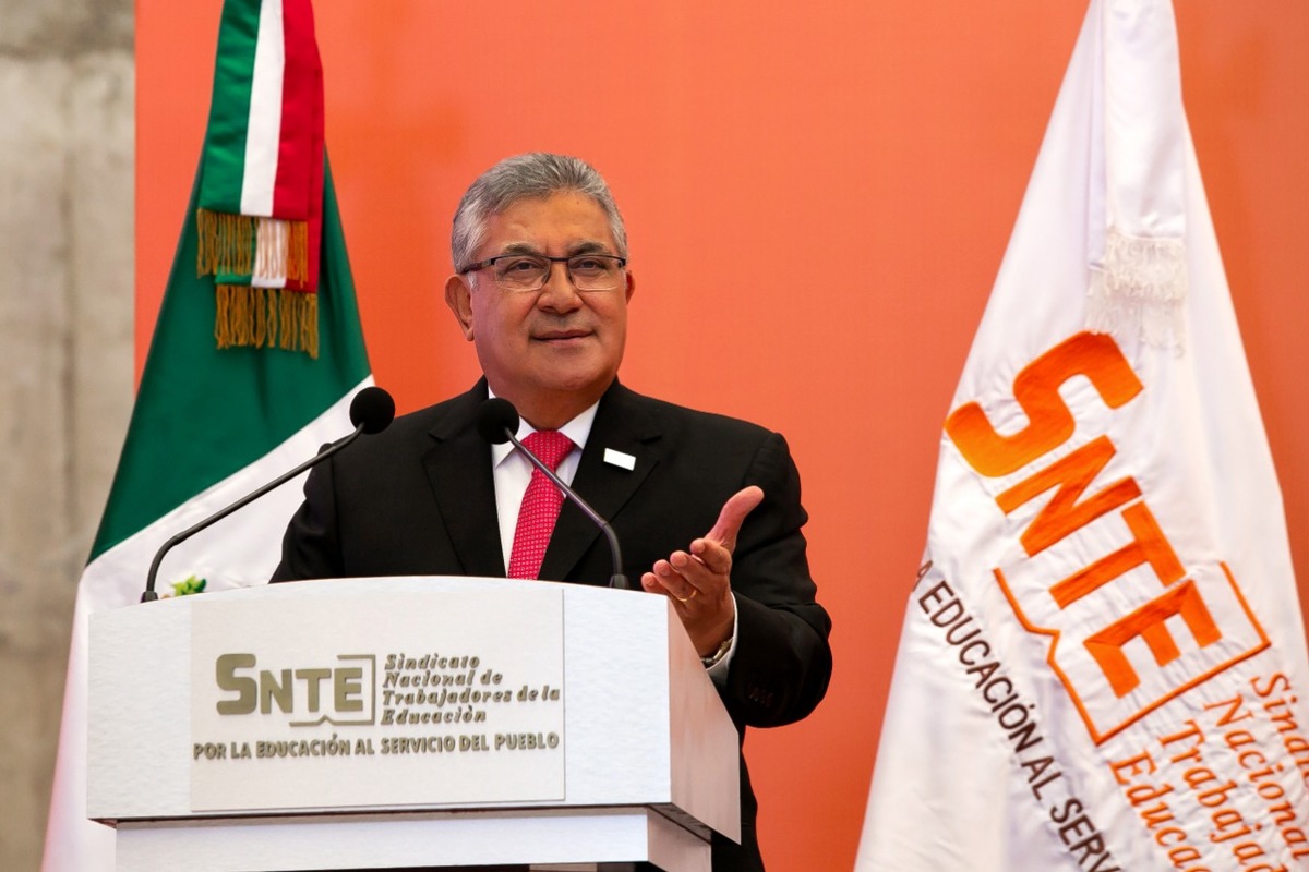 Alfonso Cepeda Salas, secretario general del SNTE