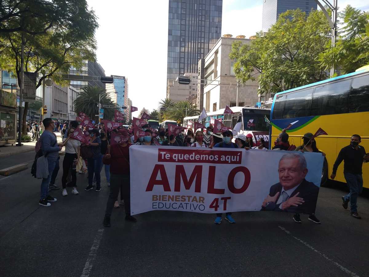 Simpatizantes de AMLO llegan desde otros estados