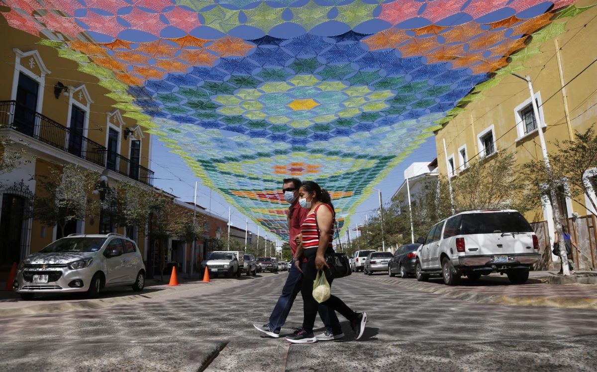 El crochet de más de 8.000 metros cuadrados que hoy cubre el poblado mexicano de Etzatlán que ha logrado un récord Guinness