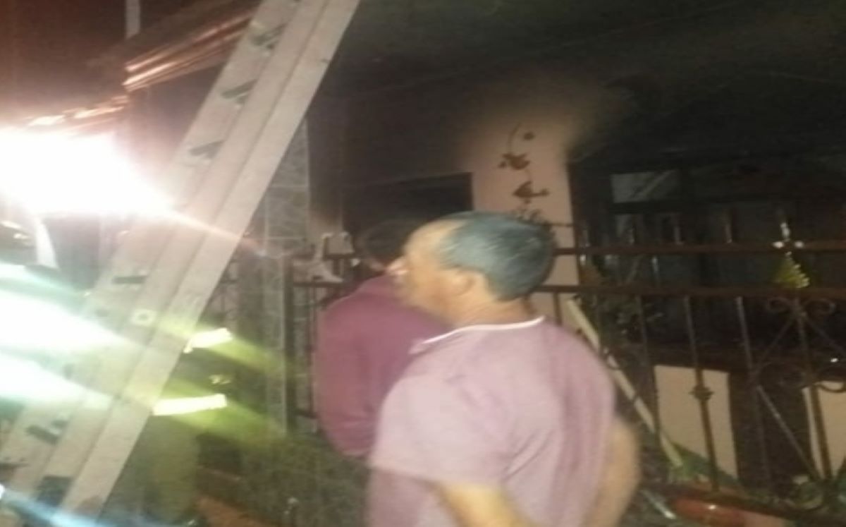 Un incendio al interior de una vivienda en Ario de Rayón del municipio de Zamora, Michoacán; dejó un saldo de tres integrantes muertos