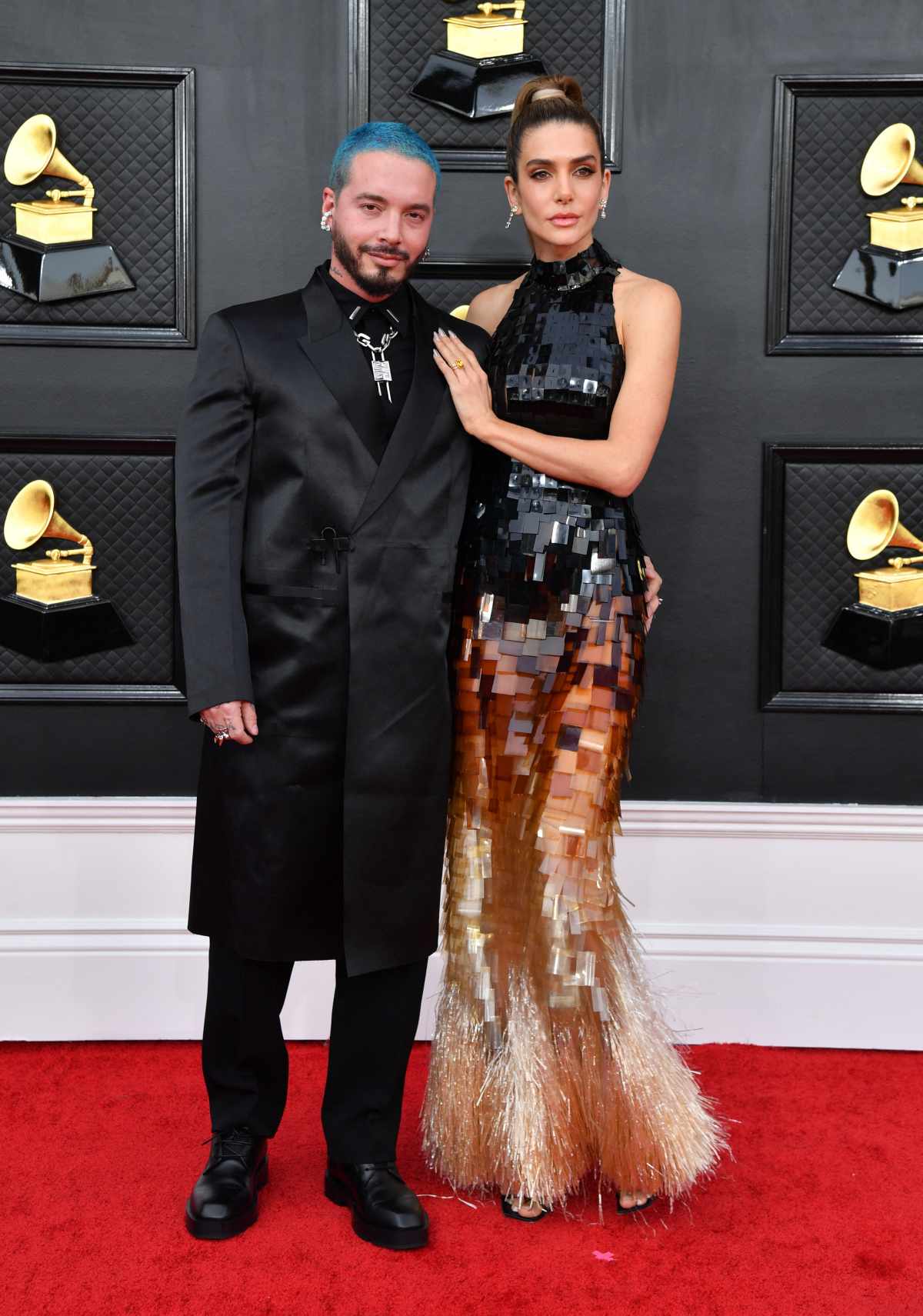 https://www.notivox.com.mx/uploads/media/2022/04/03/j-balvin-y-valentina-ferrer.jpg