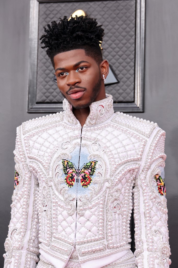 https://www.notivox.com.mx/uploads/media/2022/04/03/lil-nas-x-presente-en.jpg